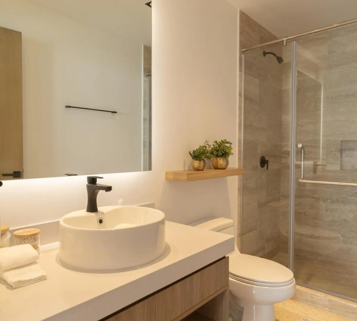 New And Spacious Apartment Near 5Th Avenue Playa del Carmen Mexico