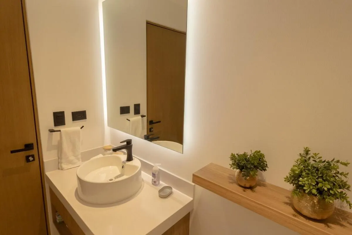 New And Spacious Apartment Near 5Th Avenue Playa del Carmen Mexico